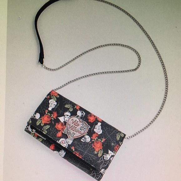 HP🎊Disney  Villains convertible clutch purse - Picture 3 of 13